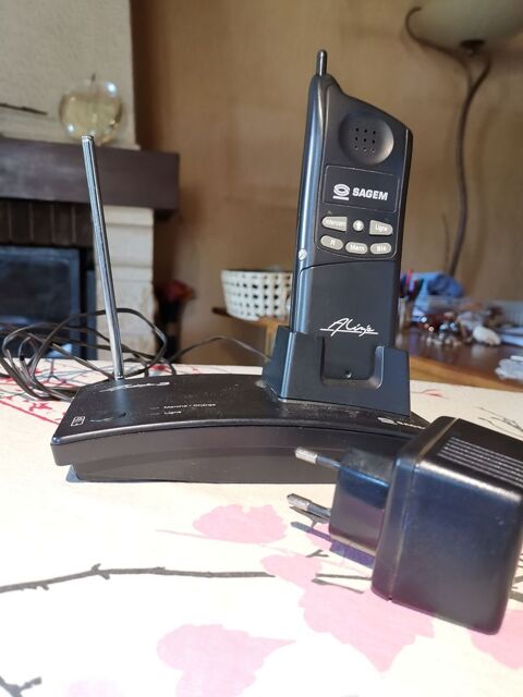 tlphone fixe 10 La Falaise (78)