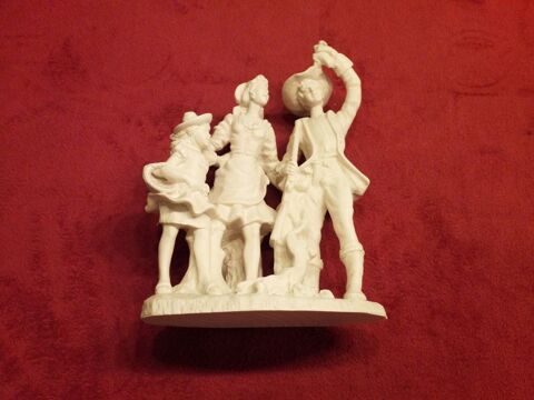 Magnifique statue repr�sentant un chasseur avec femme et enf 15 Biscarrosse (40)