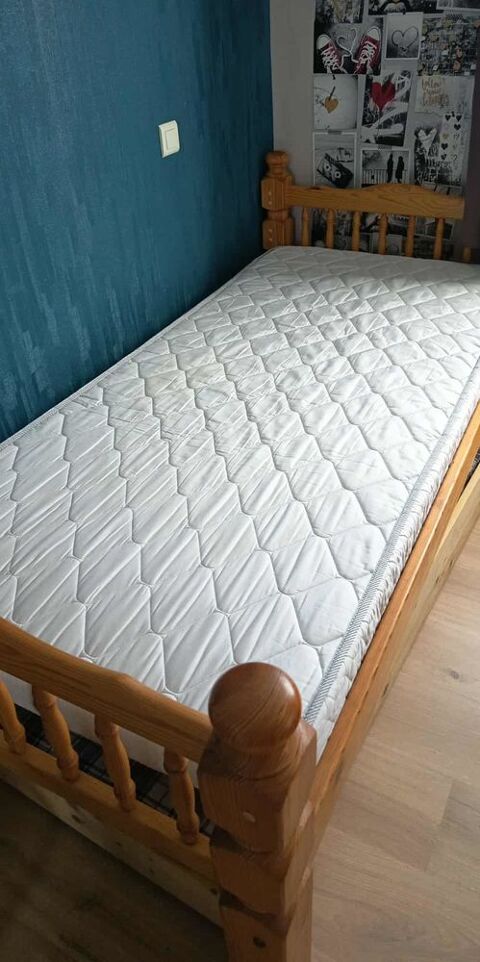 2 lits en pin couleur miel 25 Figeac (46)