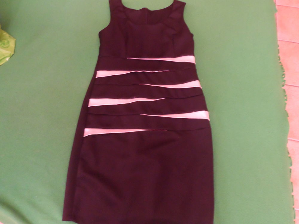 Robe noire coupe droite Vêtements