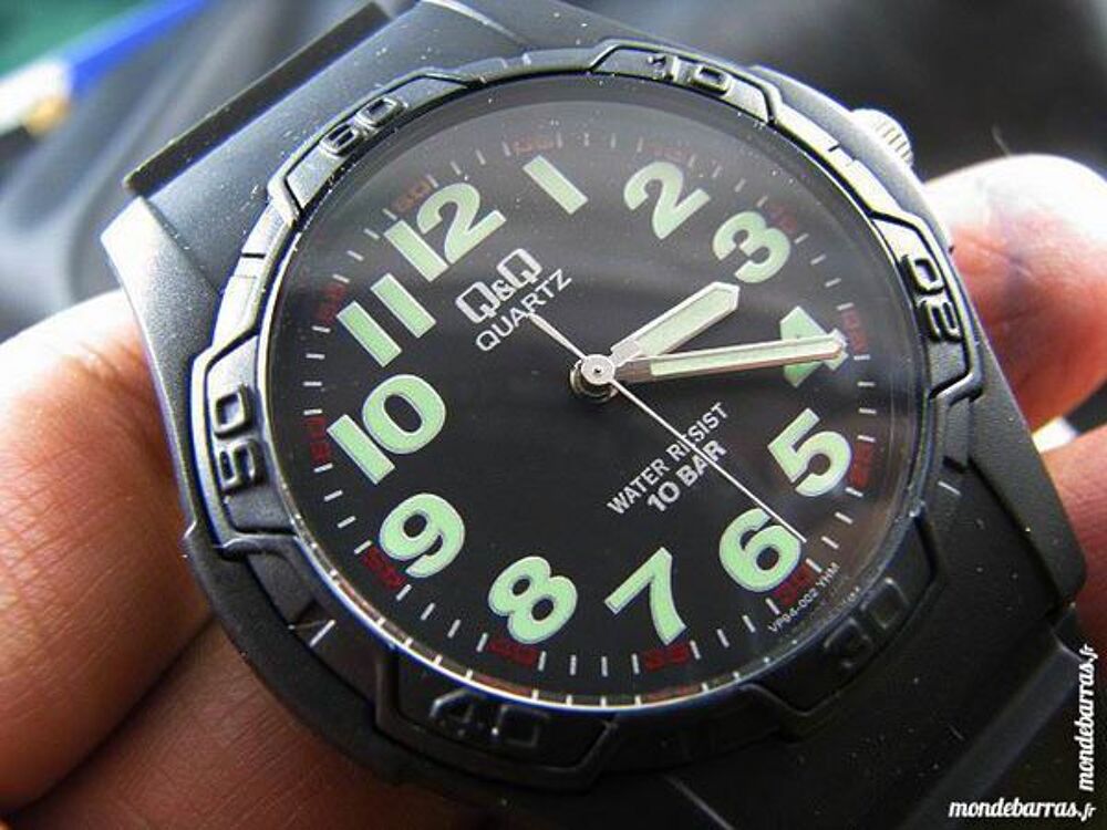 QQ MILITAIRE 2000 montre homme DIV0182 Bijoux et montres