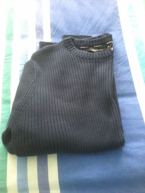Pull  homme  de marque neuf étiquettes  pour offrir 20 Tourcoing (59)