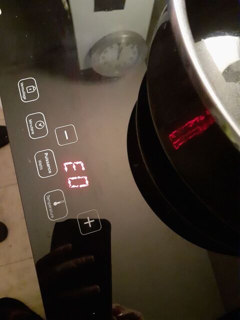 Plaque � induction 1 coter fonctionne l autre � r�parer 10 Bourgoin-Jallieu (38)