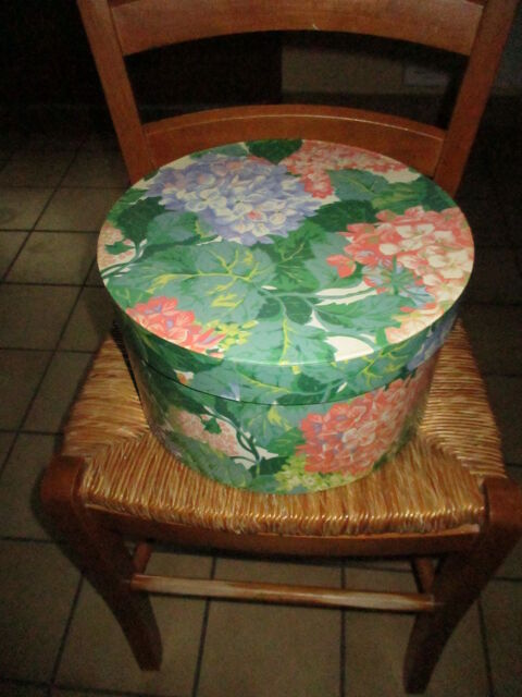 2 tr�s jolies bo�tes fleuries en carton �pais 0 M�rignies (59)