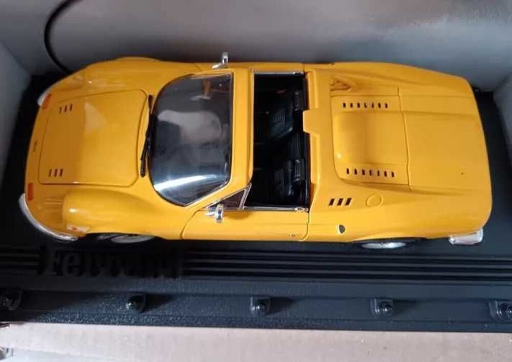 Ferrari 246 Dino GTS 1/18 