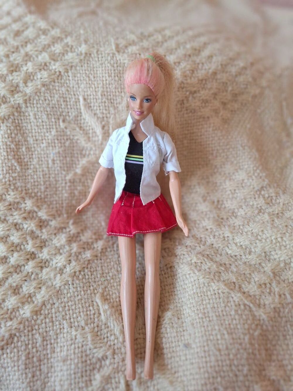 5 poup&eacute;es Barbie Jeux / jouets
