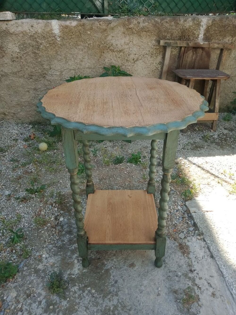 Table d' appoint laqu&eacute; Meubles