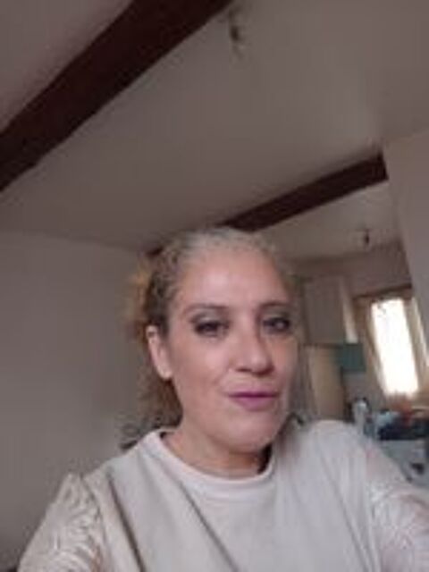   Femme de ménage  
