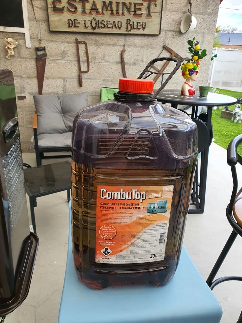 feu &agrave; p&eacute;trole plus bidon de 15 litres Jardin
