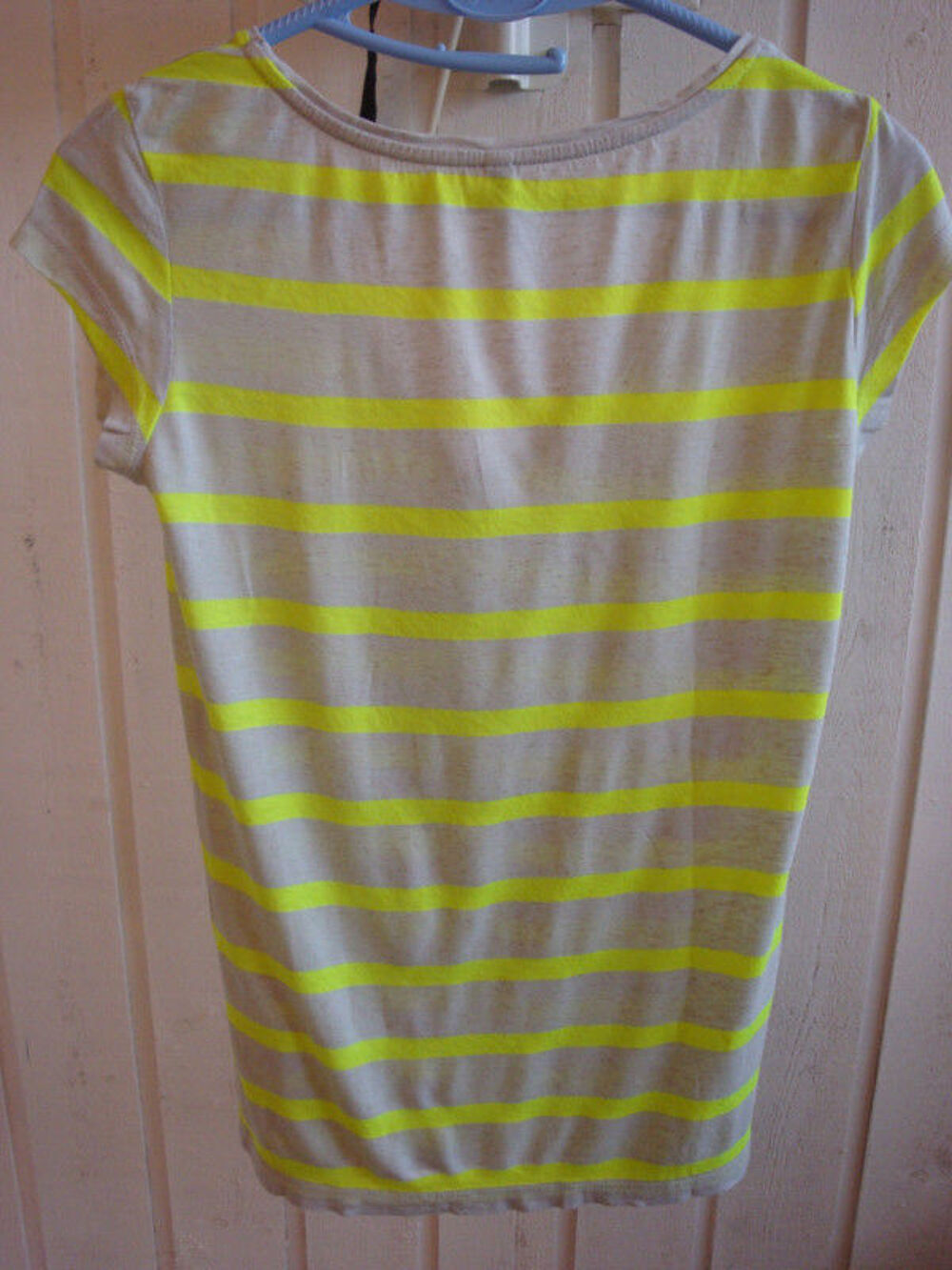 tee-shirt &agrave; rayures Vêtements