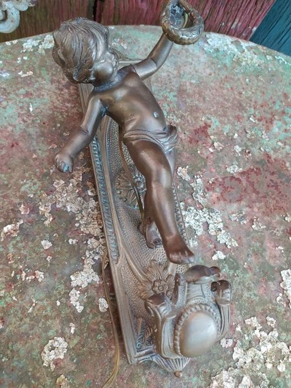 Ancienne Applique Bronze Enfant Style Angelot Ch&eacute;rubin Décoration