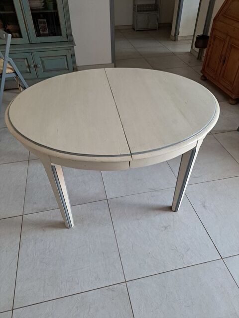 Table repas ovale pouvant accueillir jusqu'à 10 convives 180 Agde (34)