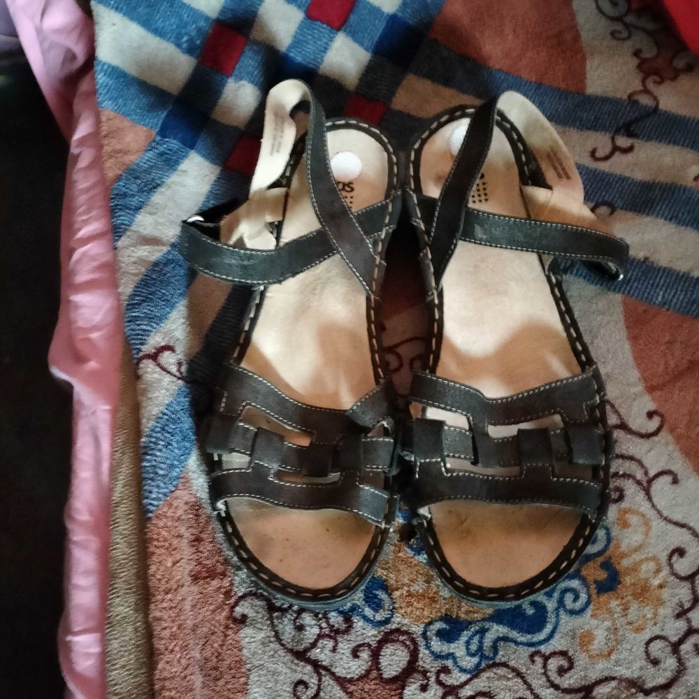 sandales cuir cousu TBS pointure 42 quasi neuf Chaussures
