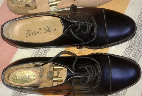 Chaussures tout cuir véritable - British shoes - H 43 90 Paris 19 (75)