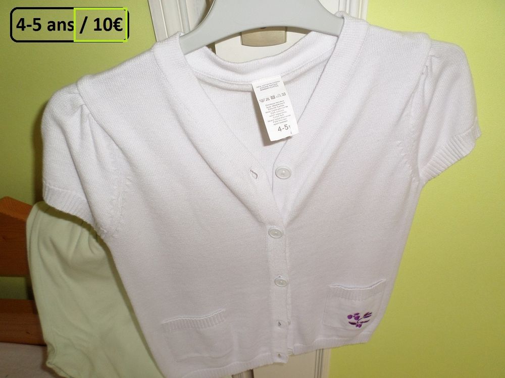 2 Vestes fille 4-5 ans, 
Etat neuf
Vêtements enfants