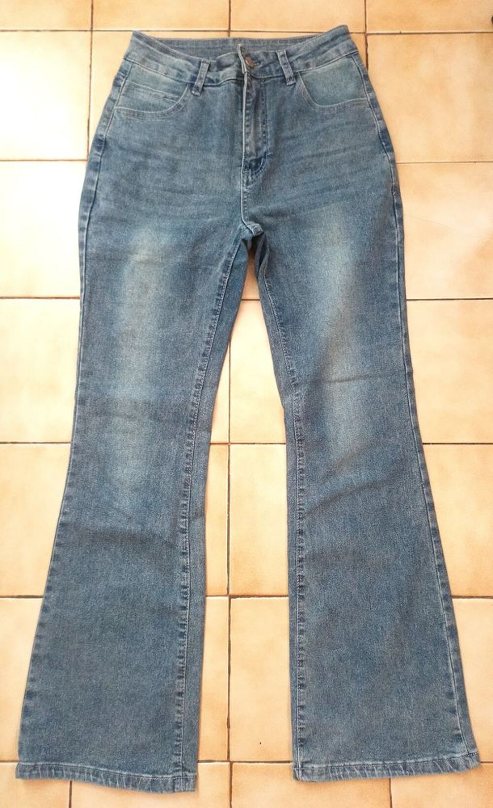 Jean bleu gris T38/M &eacute;vas&eacute; bas bootcut extensible Shein neuf Vêtements