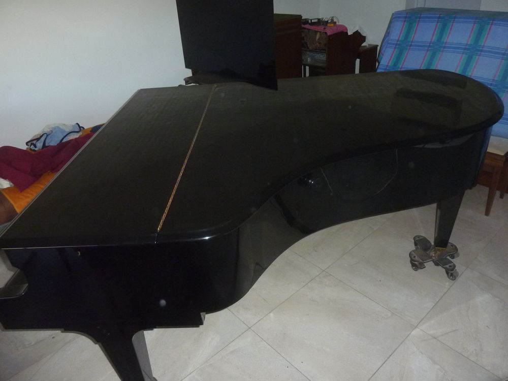 magnifique piano demi queue C.Beschtein B 203 de 1980 Instruments de musique