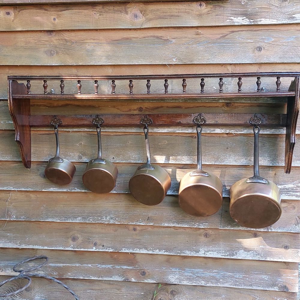&Eacute;tag&egrave;re plu casseroles Décoration