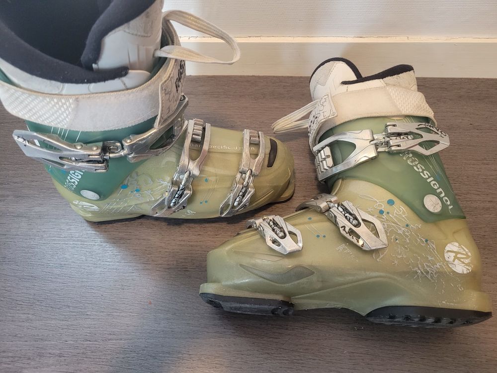 Chaussures de ski femmes ? Pointure 39 ? Quasi neuves Sports