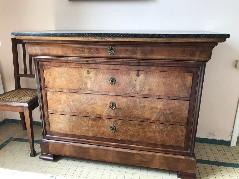Commode en bois et marbre Meubles