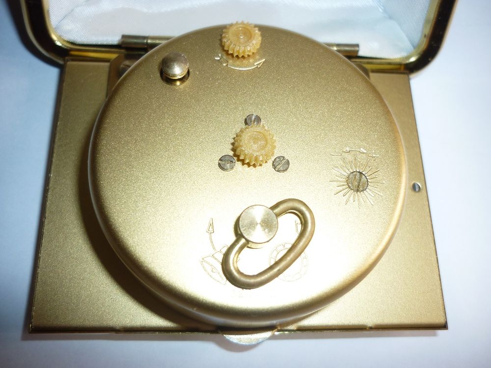 R&eacute;veil de voyage Europa m&eacute;canique Bijoux et montres