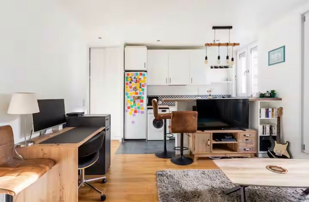 Location Appartement Studio meublé 35 m²  Rue Albert Thomas Paris 10e Paris 10