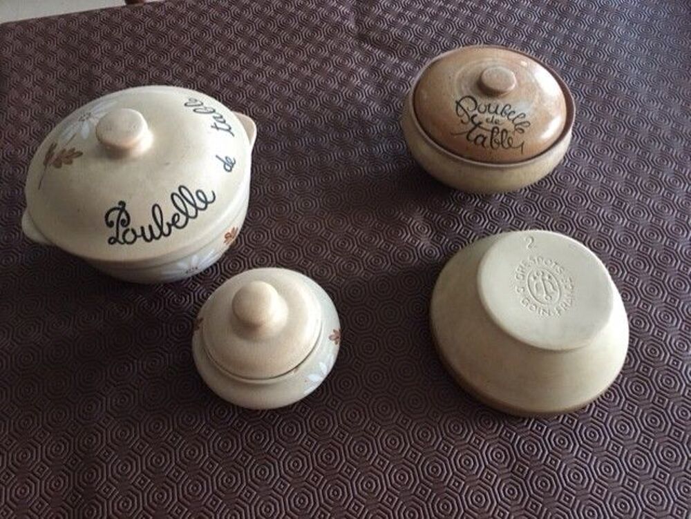 Ensemble de plats en gr&egrave;s Cuisine