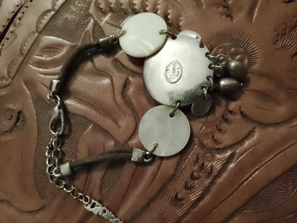 bracelet blanc/vert T Street. Bijoux et montres