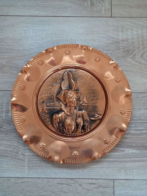 Assiette décorative en cuivre vendéenne diamètre 27 cm 10 Villiers (86)