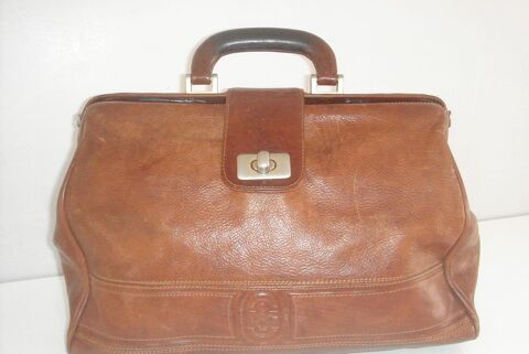 sac a main en cuir forme malette 45 Sainte-Sigolne (43)