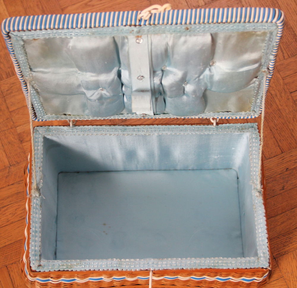 Panier, boite &agrave; couture osier et scoubidou 1950-60 Bricolage