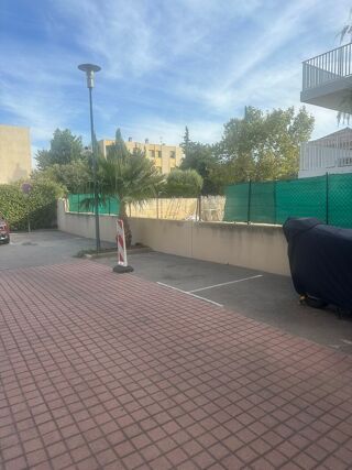  Parking / Garage à louer 12 m²