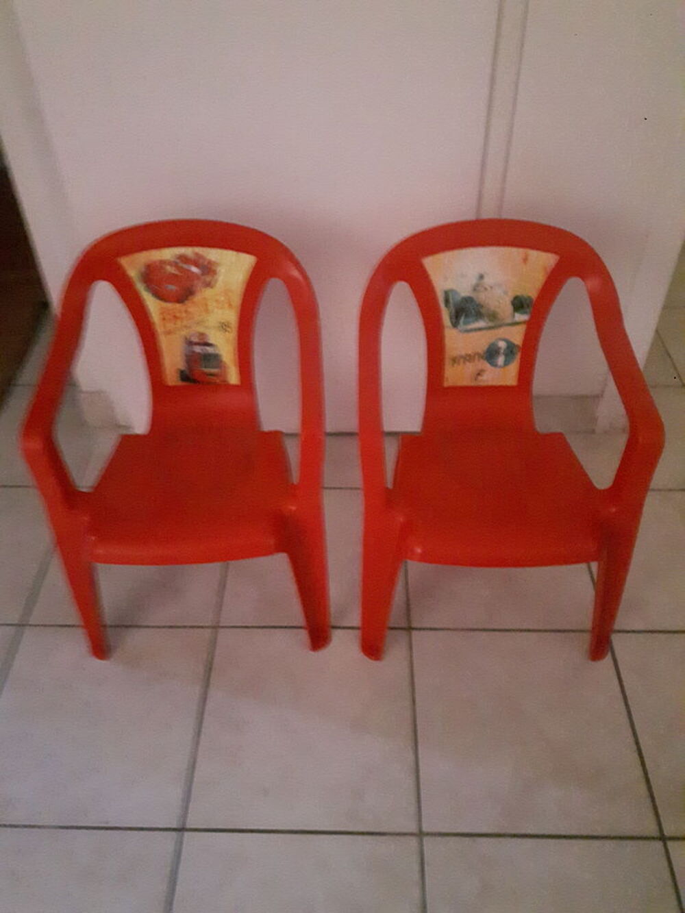 Chaises. Mobilier enfants