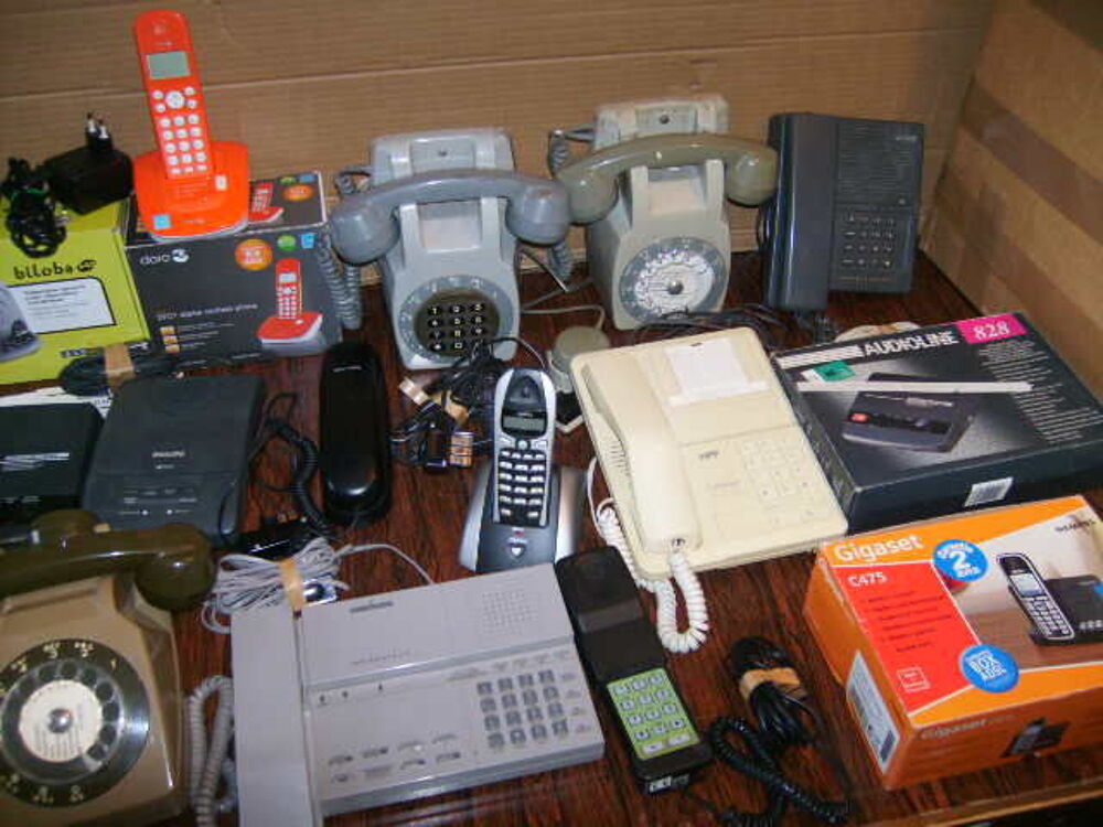Collection de T&eacute;l&eacute;phones, modem, r&eacute;pondeurs-enregistreurs 