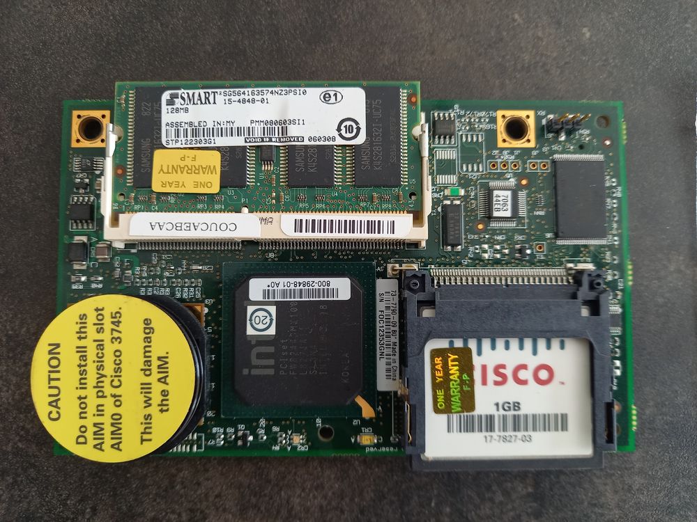 Carte Cisco AIM-CUE Cisco Unity Express Voice avec kit visse Bricolage