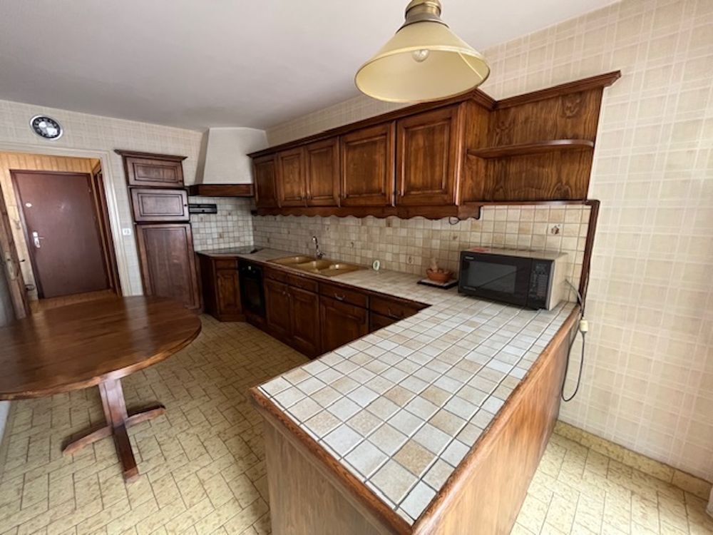 Vente Appartement SAINT JEAN DE MAURIENNE Bel appartement spacieux de Type 4 d'une superficie de 90 m2 + Balcon-Terrasse Saint-jean-de-maurienne