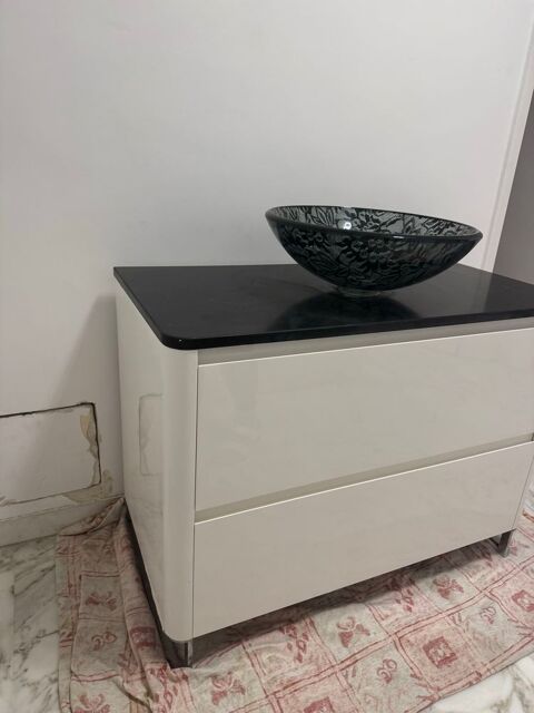 Meuble de salle de bain avec vasque design. 80 Nice (06)
