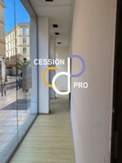   LOCAL COMMERCIAL DE 215 M² A LOUER SUR L'ARTÈRE LA PLUS COMMERCANTE DU CENTRE DE NÏMES 