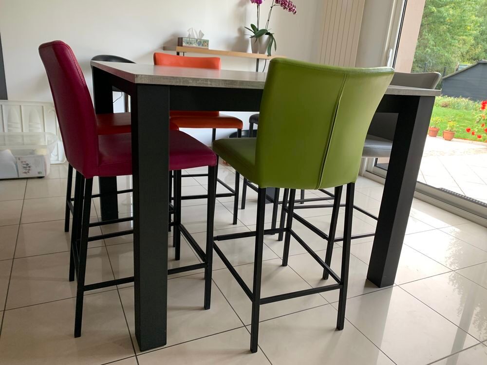 Table haute (allonge incorpor&eacute;e) et tabourets Meubles