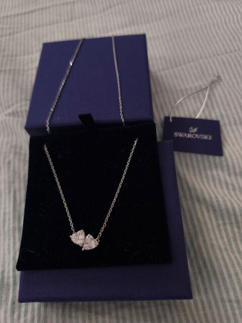 Collier 2 c?urs entrelac� Swarovski avec �tiquette 95 Colmar (68)