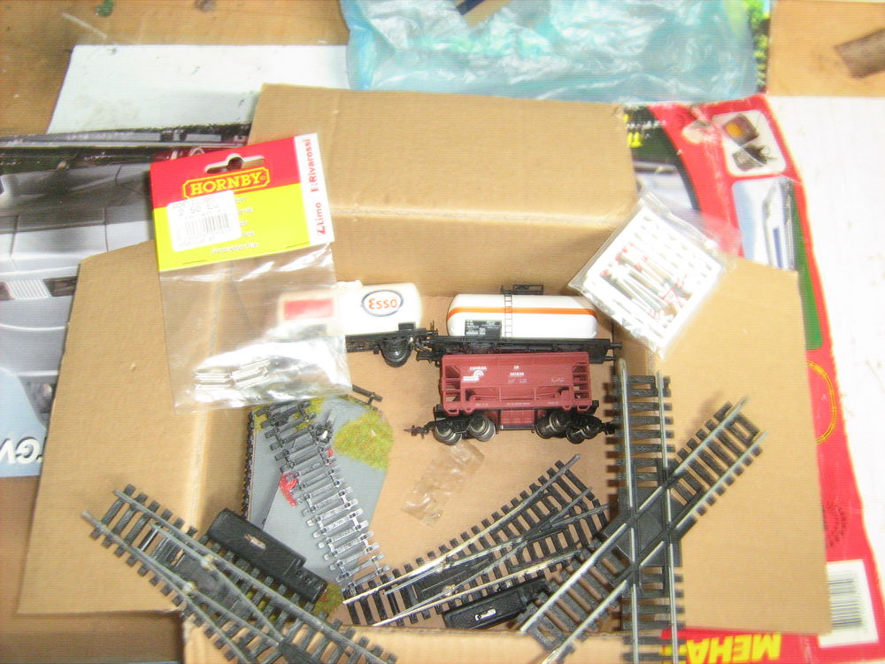 lot 2 coffrets train HO ,1 TGV Atlantique et 1 Burlington 