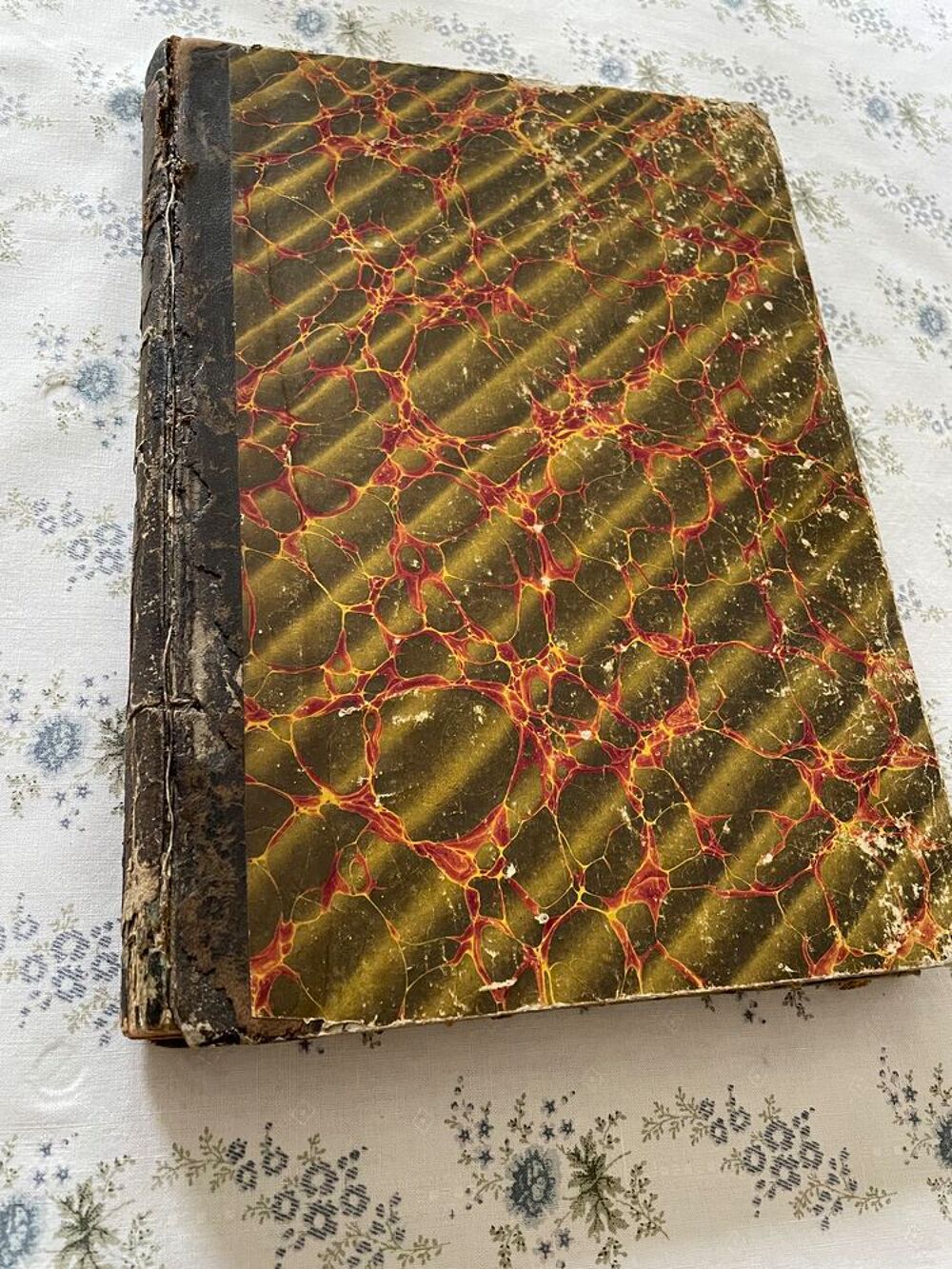 LIVRE ANCIEN DE MODE Décoration