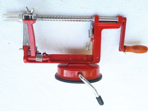 Eplucheur trancheur et vide pomme 6 Montigny-Lencoup (77)