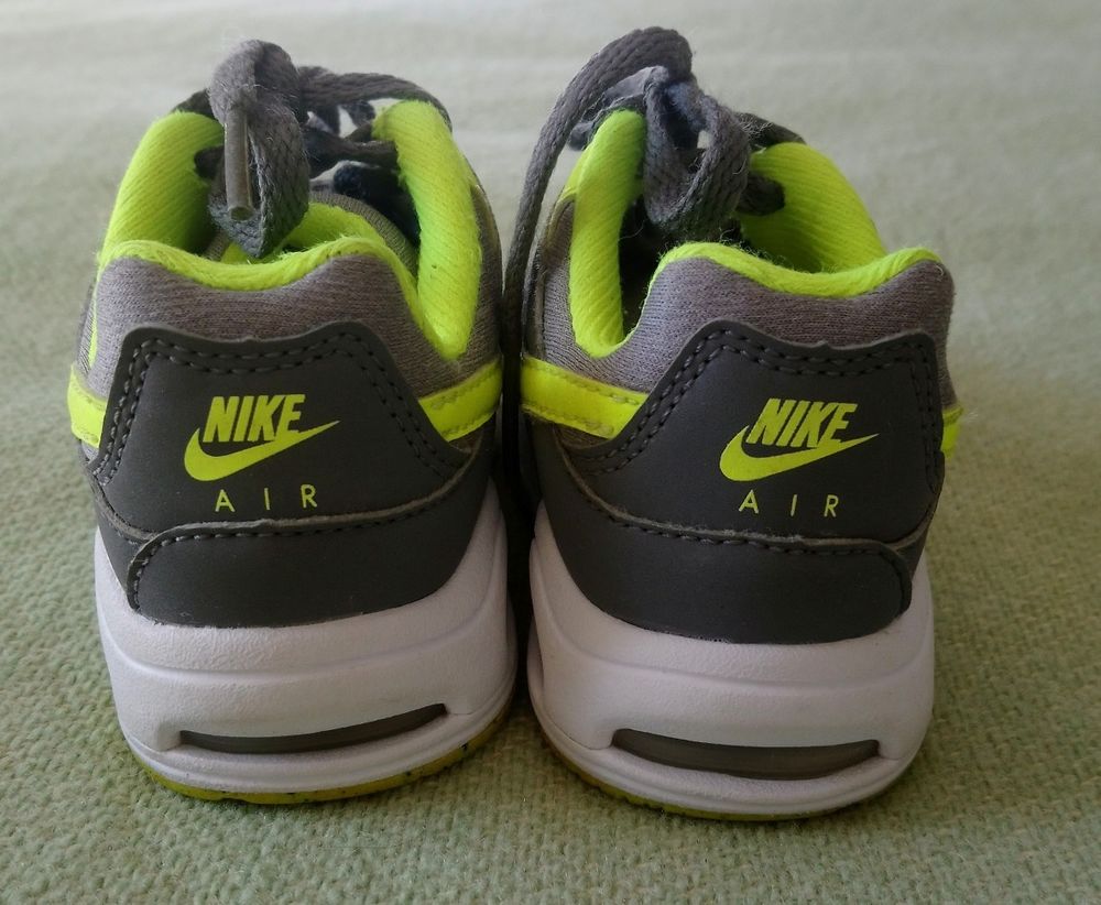Baskets Nike pour b&eacute;b&eacute; Chaussures enfants