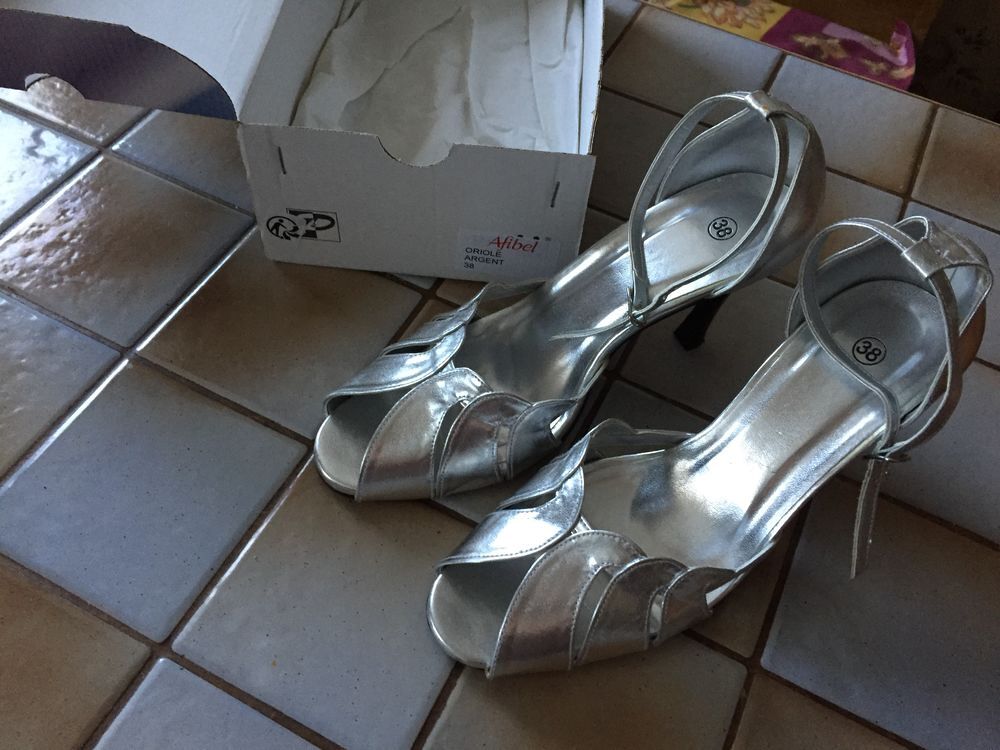 Chaussures argent&eacute;es Chaussures