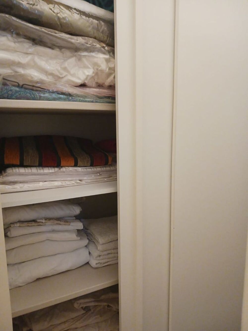 Armoire en bois Meubles
