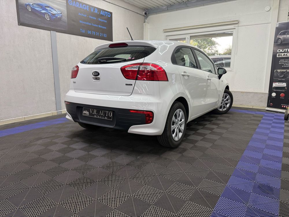 Rio 1.1 CRDi 75 Motion 2016 occasion 69120 Vaulx-en-Velin