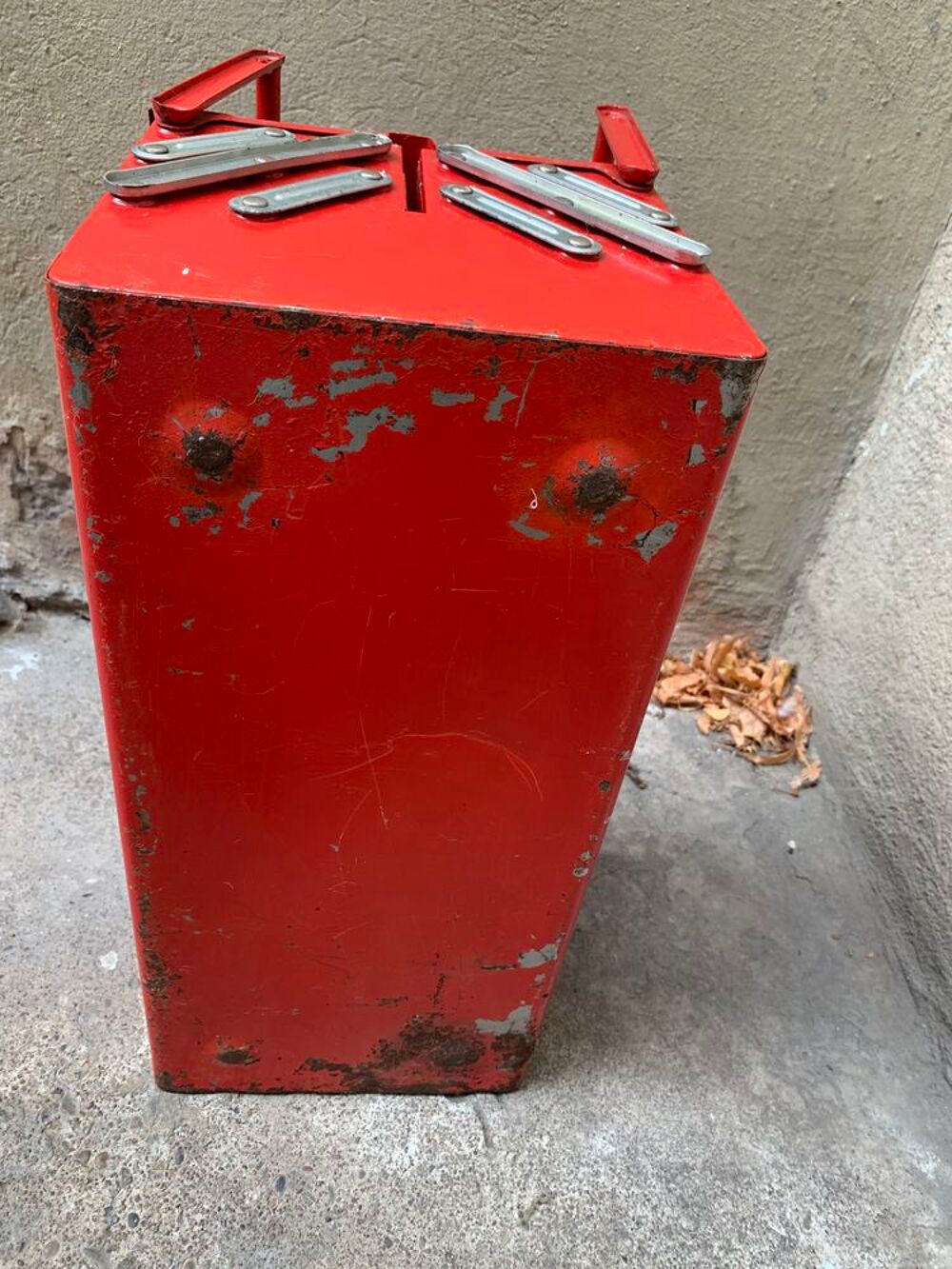 Caisse a outil vide. Bricolage
