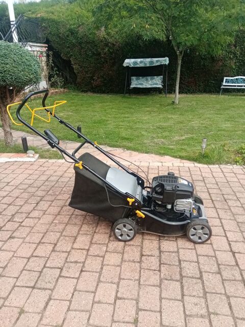 Tondeuse tracte 200 Dourdan (91)