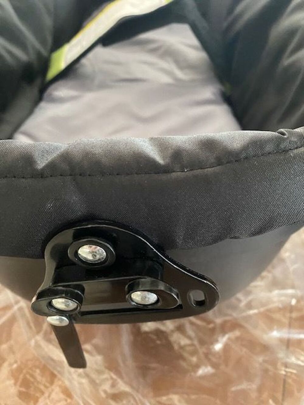 Nacelle, lit auto, base isofix &agrave; Montauban Pu�riculture